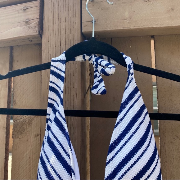 NWT Cupshe one peice stripped halter bikini - Picture 4 of 6